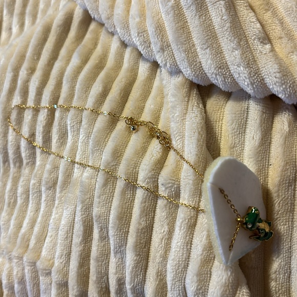 Vintage velvet alligator with gold tone alligator with rhinestone eye - Picture 8 of 9